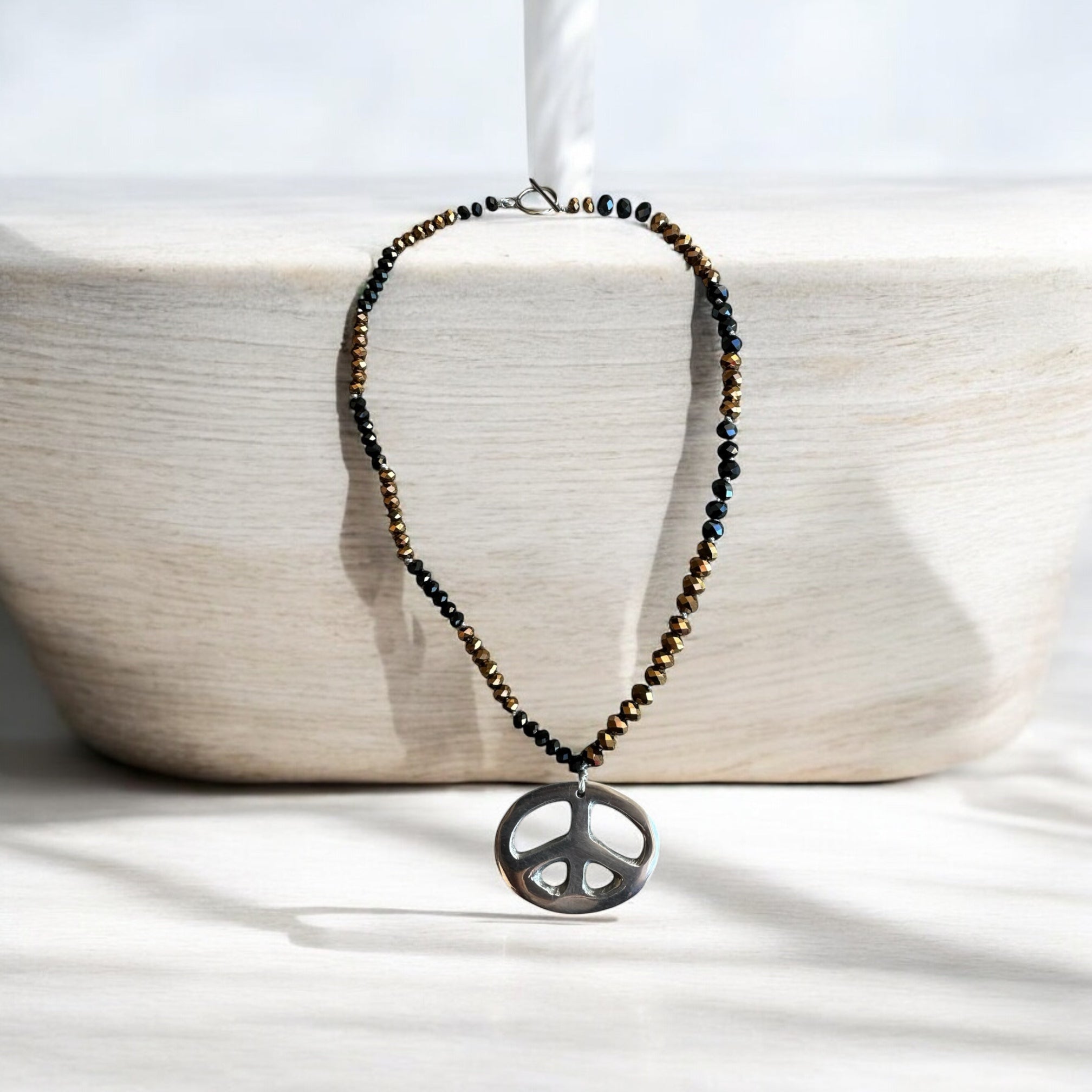 Colar Paz Gold e Black