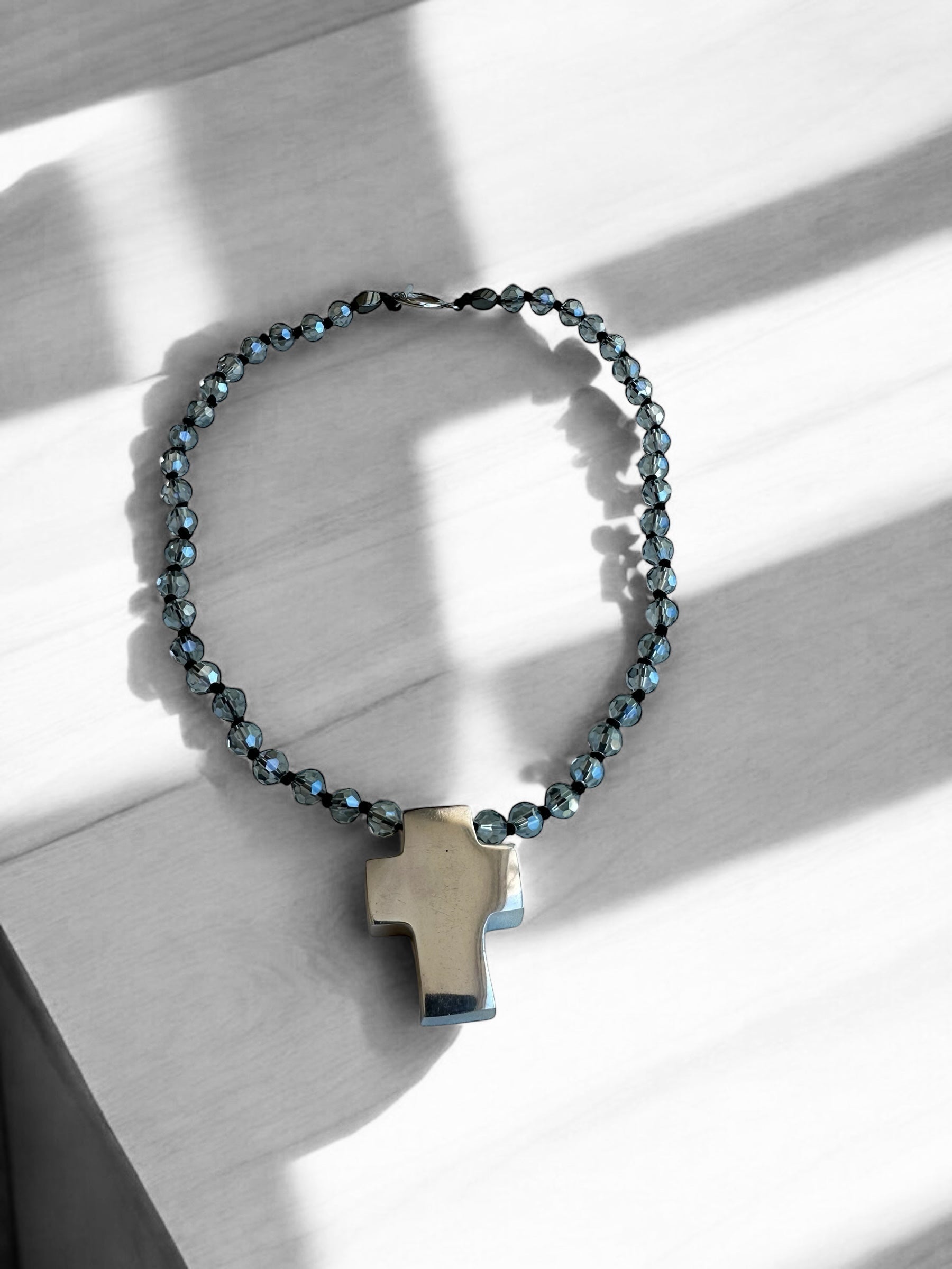 Colar Cruz Blue Curto