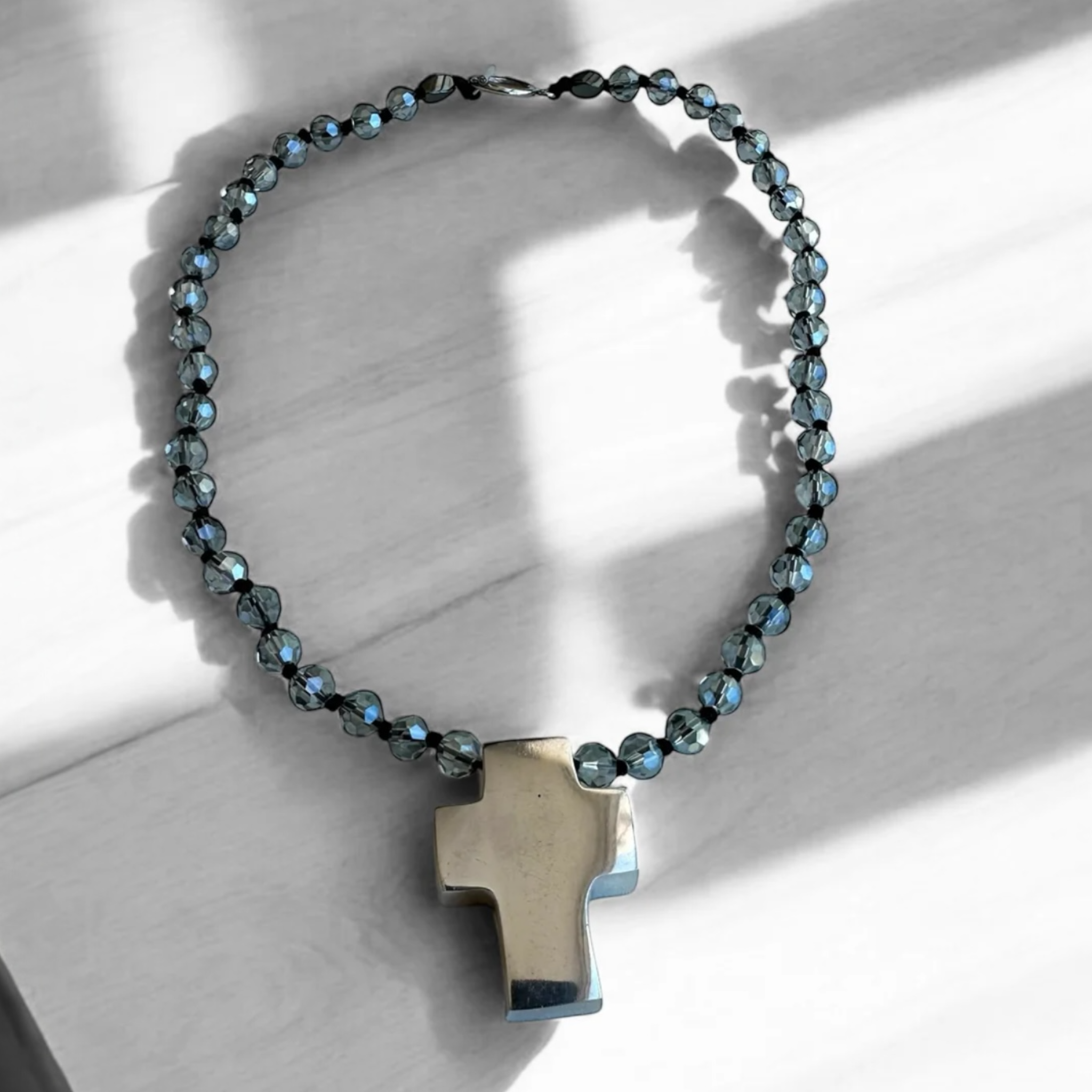 Colar Cruz Blue Curto