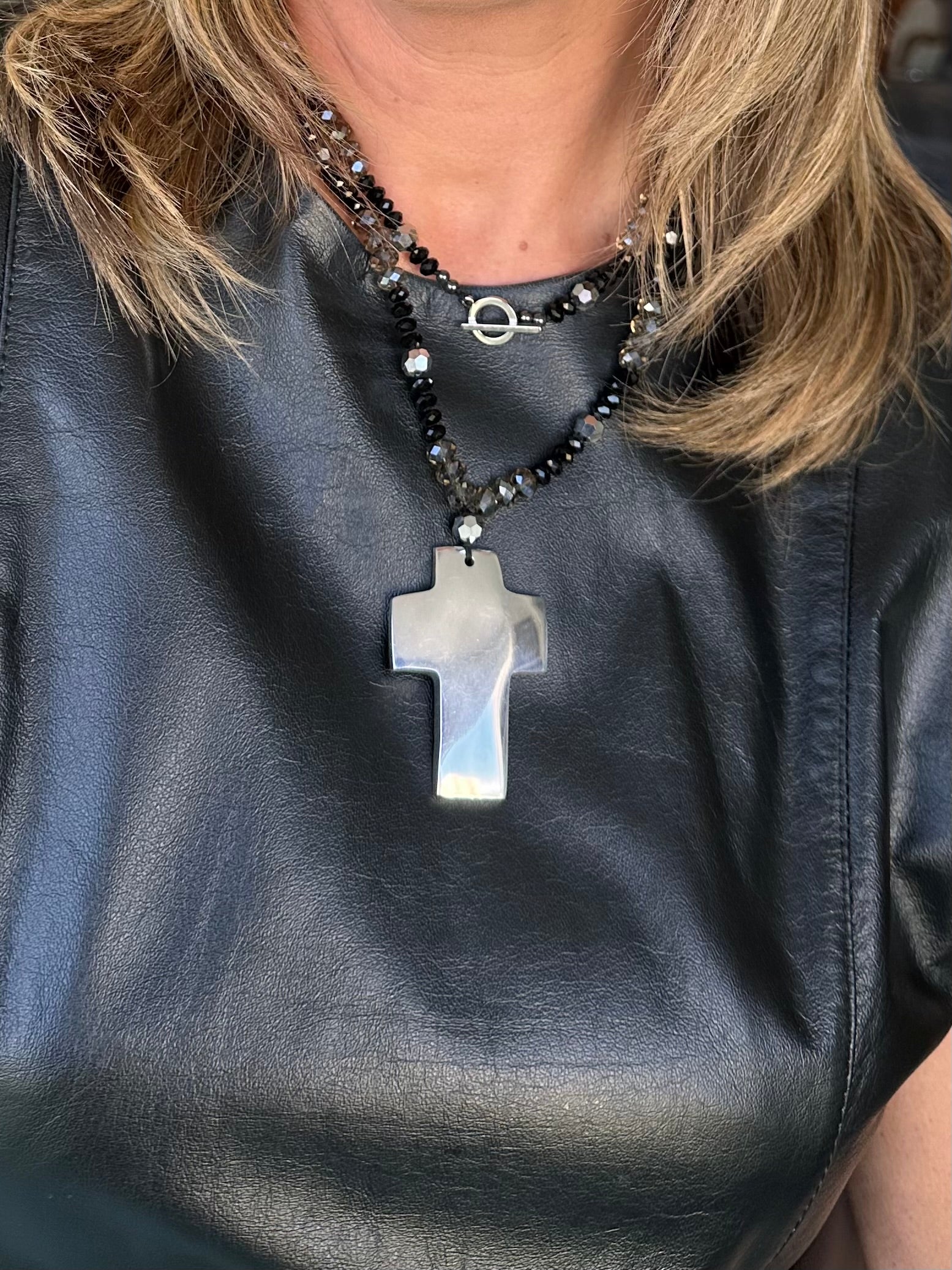 Colar Cruz Black Longo