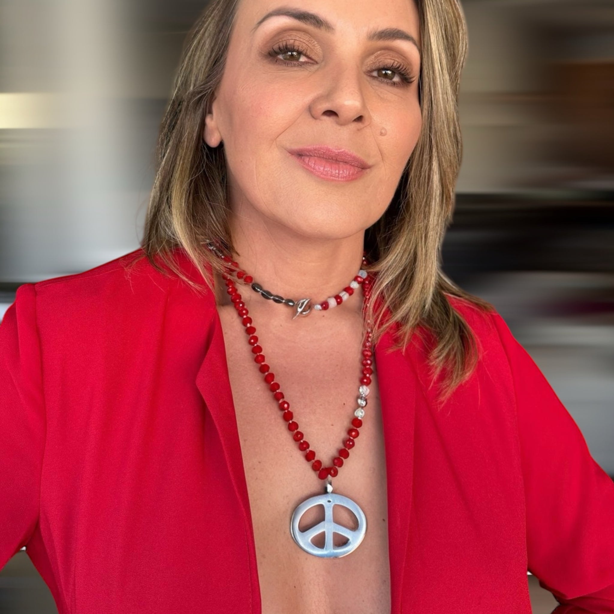 Colar Paz Vermelho Longo