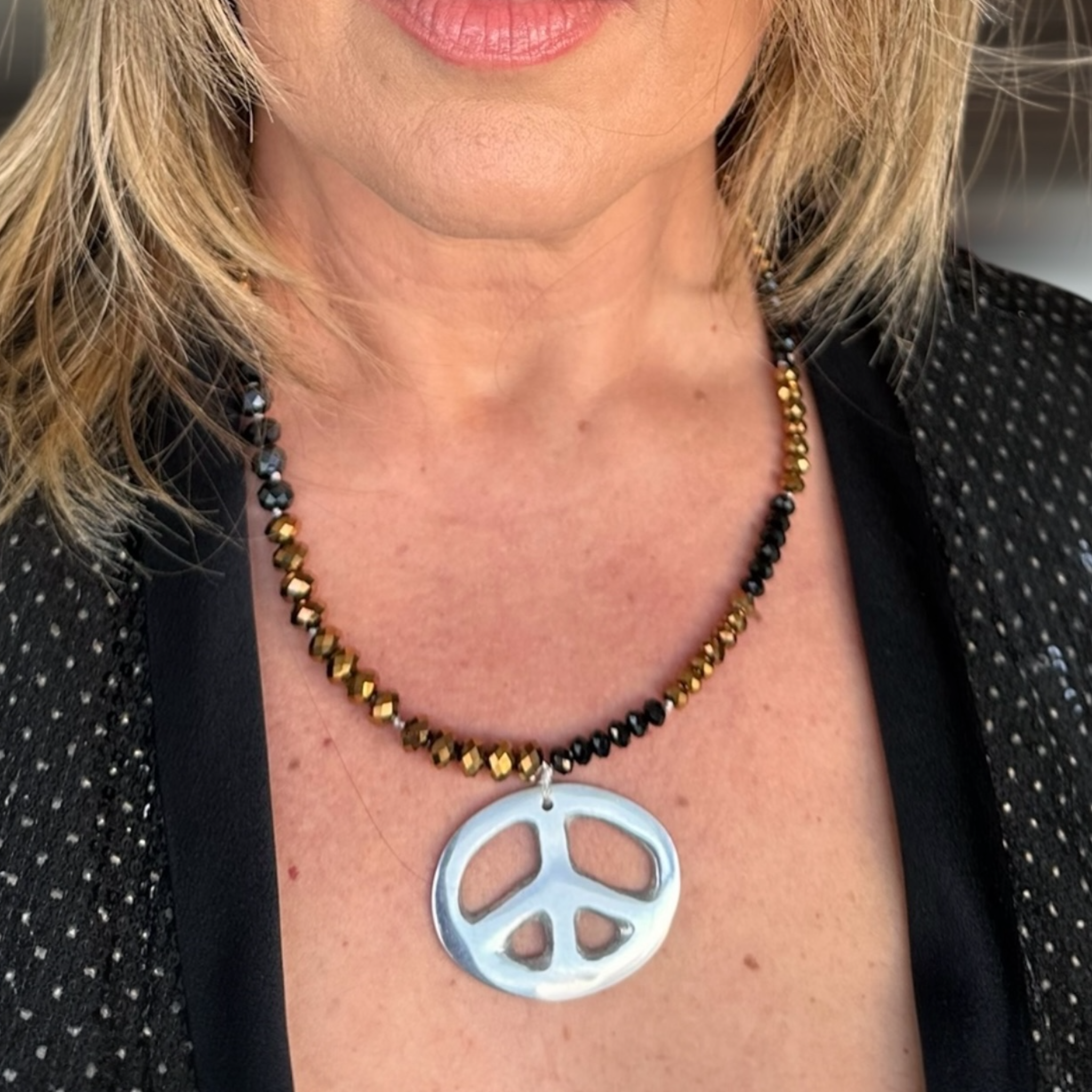 Colar Paz Gold e Black