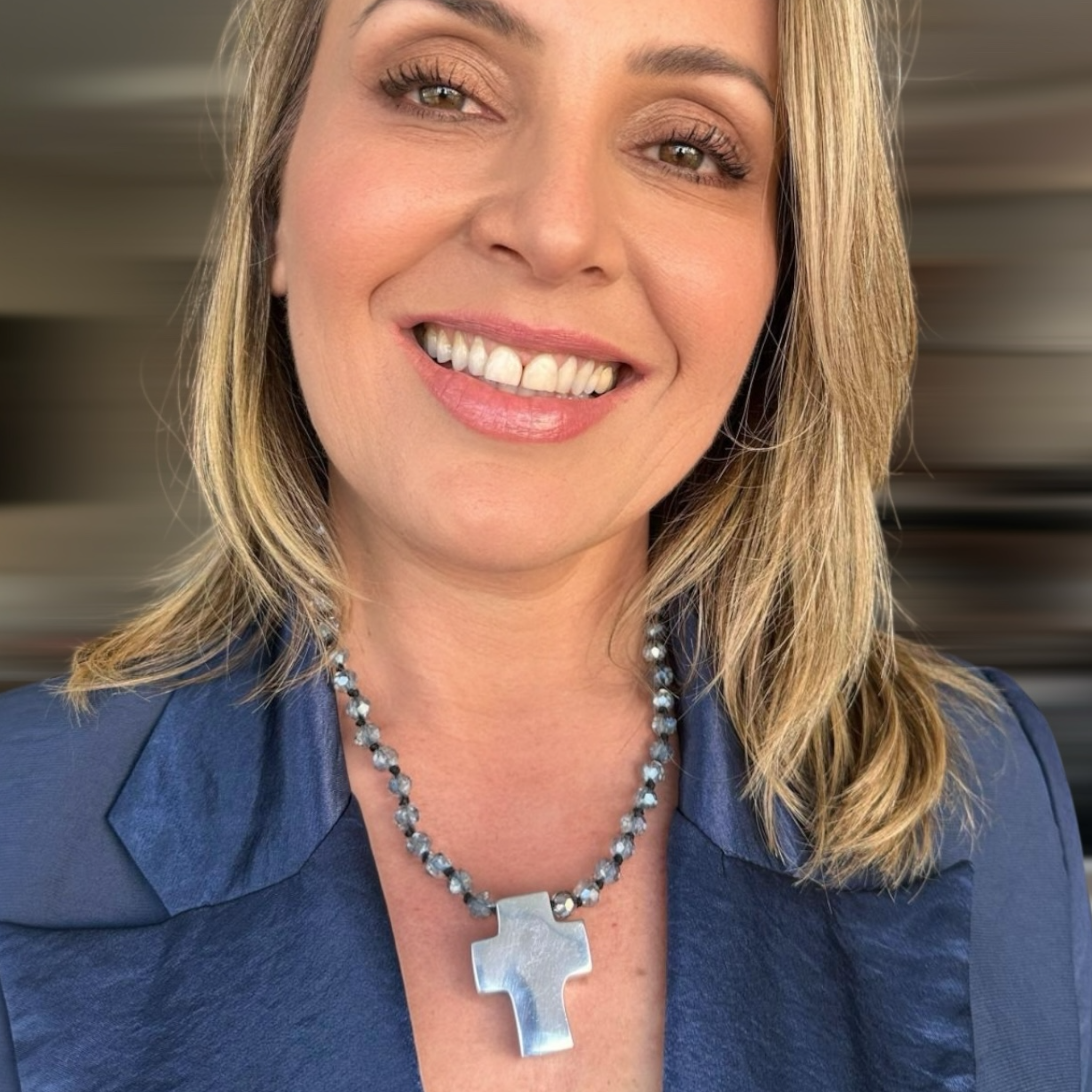 Colar Cruz Blue Curto